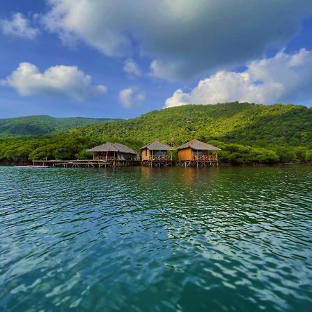 Floating Paradise Ilhas Karimunjava Exterior foto