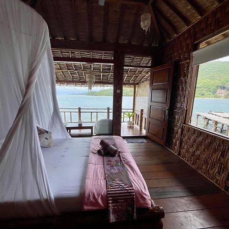 Floating Paradise Ilhas Karimunjava Exterior foto