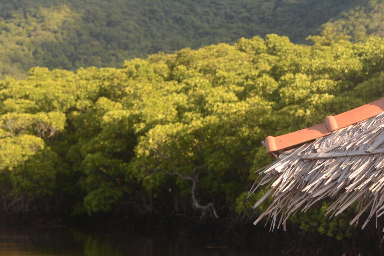 Floating Paradise Ilhas Karimunjava Exterior foto