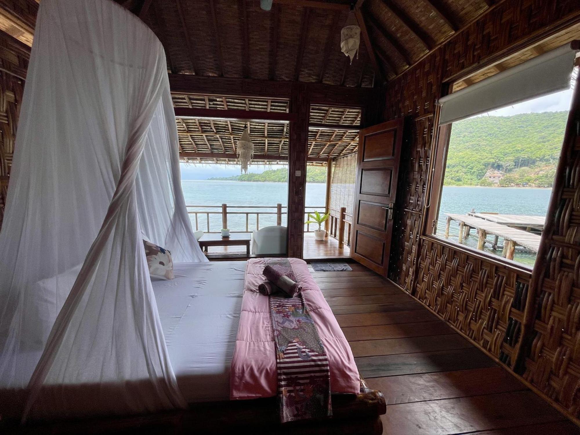Floating Paradise Ilhas Karimunjava Exterior foto