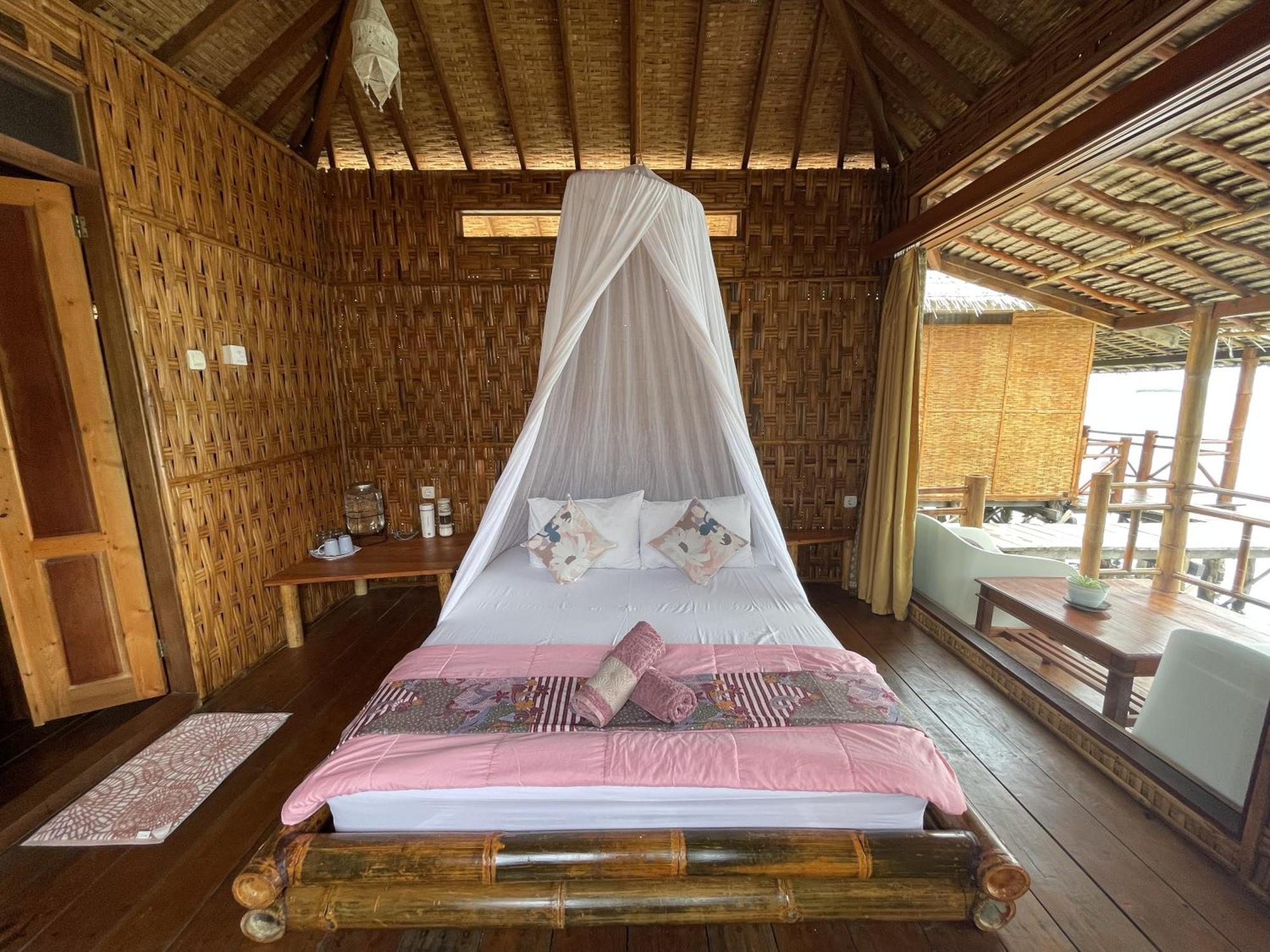 Floating Paradise Ilhas Karimunjava Exterior foto