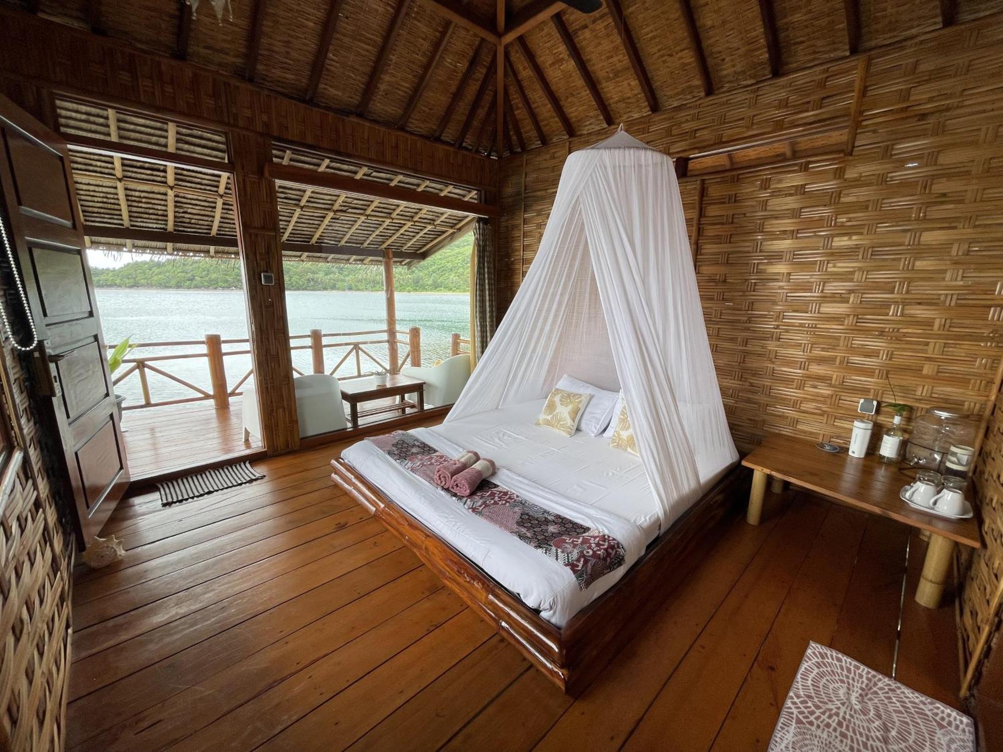 Floating Paradise Ilhas Karimunjava Exterior foto